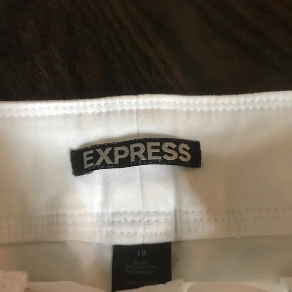 Express Shorts - Picture 3 of 4